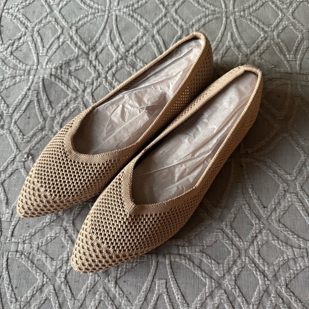 Frank Mully pointed toe flats. New, never worn. Sz 9.5
